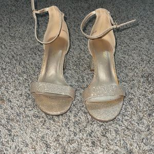 Low Chucky Gold Heels